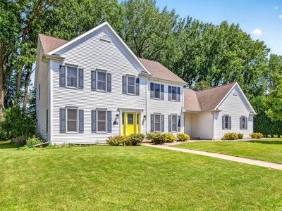 2415 Maple Grove Dr