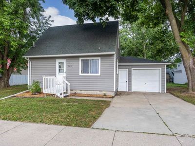 323 S John Paul Rd