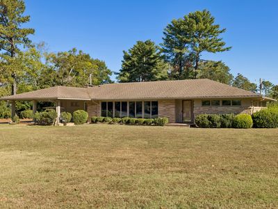 1111 Manor Rd