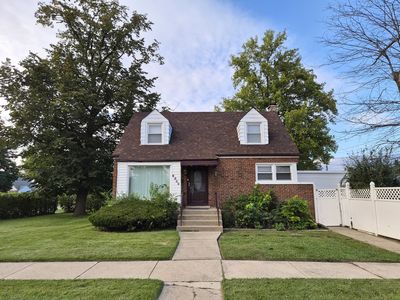 1493 Forest Ave