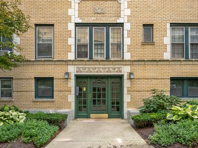 4310 N Clarendon Ave APT 1021