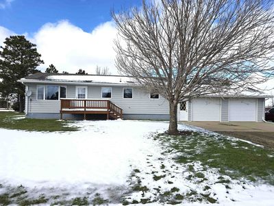 402 Pine Ave W