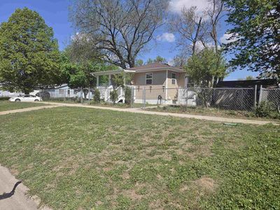 419 W 7th St