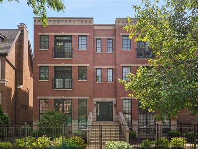 3625 N Lakewood Ave APT 1N