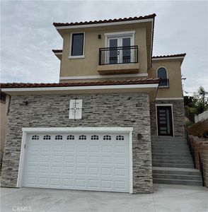 677 Castlehill Dr