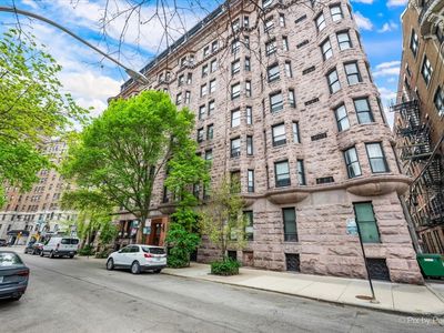 2800 N Pine Grove Ave Unit 4G