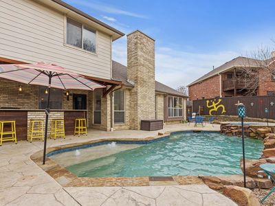 5914 Ambassador Ln