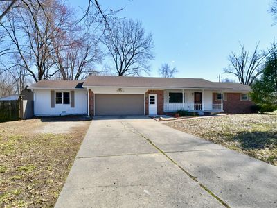 7953 Forest Park Dr