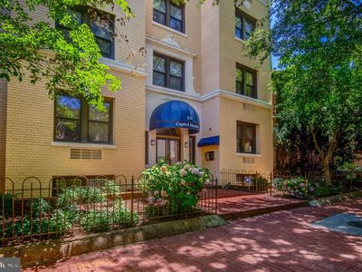 637 3rd St NE APT 305