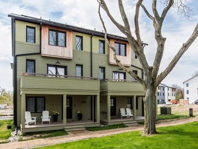 2292 Greenway Trl