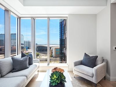 135 Seaport Blvd #808