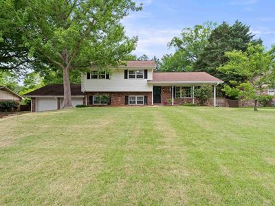 641 Shadywood Dr