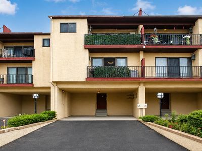 18 Empire Dr