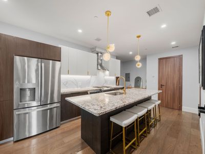 32 Pearl St #3