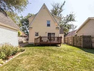 906 Elmwood Ave