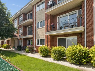 4750 W 101st St APT 1B