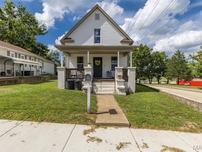 100 W Elvins Blvd