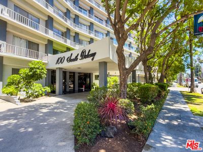 100 S Doheny Dr APT 811