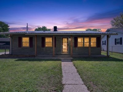 1025 Danbury Dr