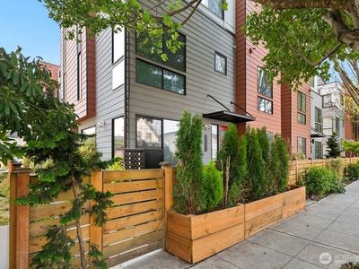 539 S Cloverdale Street #D
