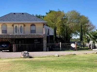 845 E Highway 302