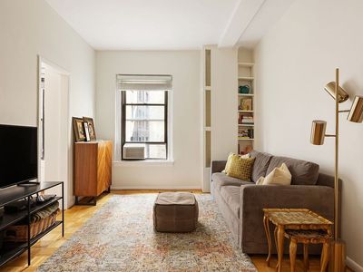 46 W 83rd St APT 3C