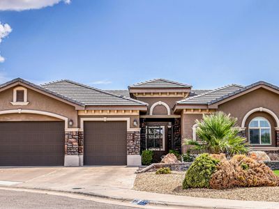 840 Golden Edge Ct