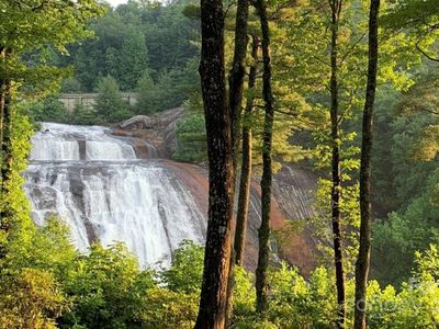 11 Lower Tanglewood Rd E