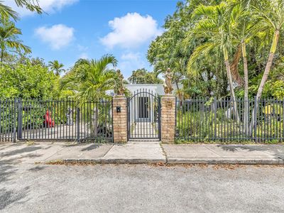 121 NW 47th St