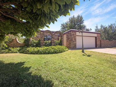 1705 Colonial Pkwy