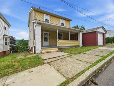 921 Walnut St