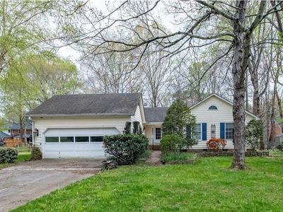 2021 Warwickshire Dr