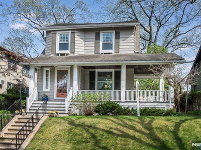 21 Montross Ave