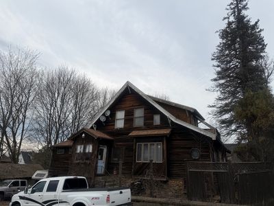 621 Sunderland Rd