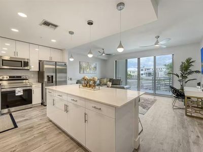 1709 N TAMIAMI TRAIL #220