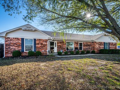 Property at 1438 Lakehurst Dr, Ada, OK