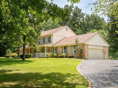 32 Longwood Dr