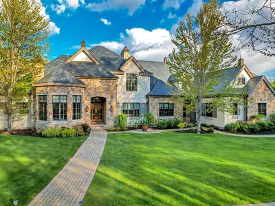 285 Stone Gate Ln