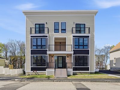 17 Holmes St #101