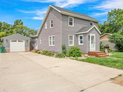 1307 L Ave