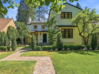 907 W 20th Ave