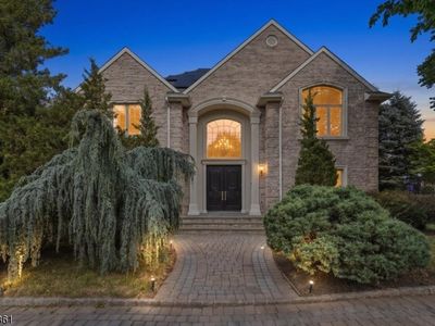 4 Centennial Ct
