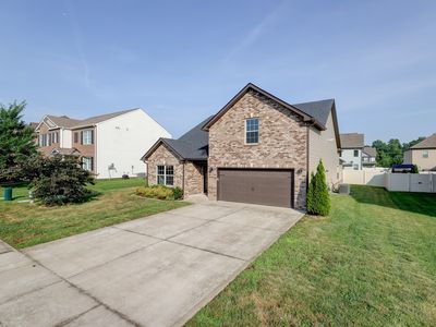 1008 Meadowview Ln