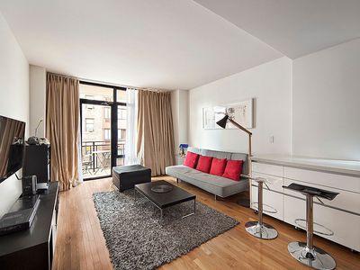 148 E 24th St APT 7E