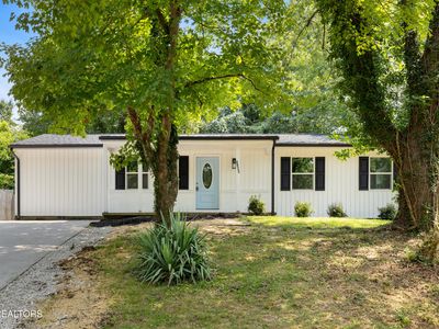 5200 Evelyn Dr
