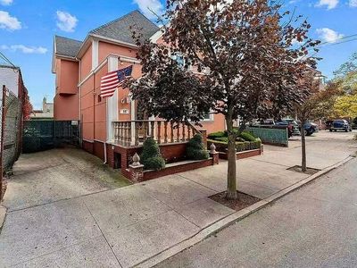 15 Van Sicklen St