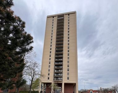 2901 S Michigan Ave APT 1610