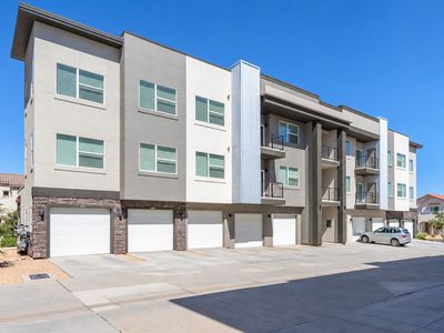 5801 S Garnet Dr #1302