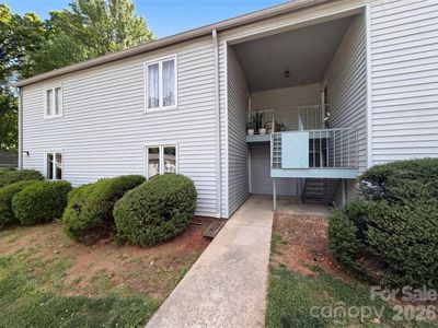2020 Stoney Point Ln