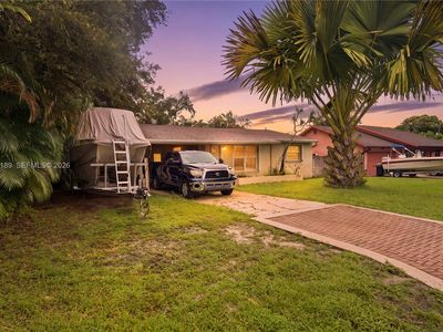 5190 SW 28th Ter